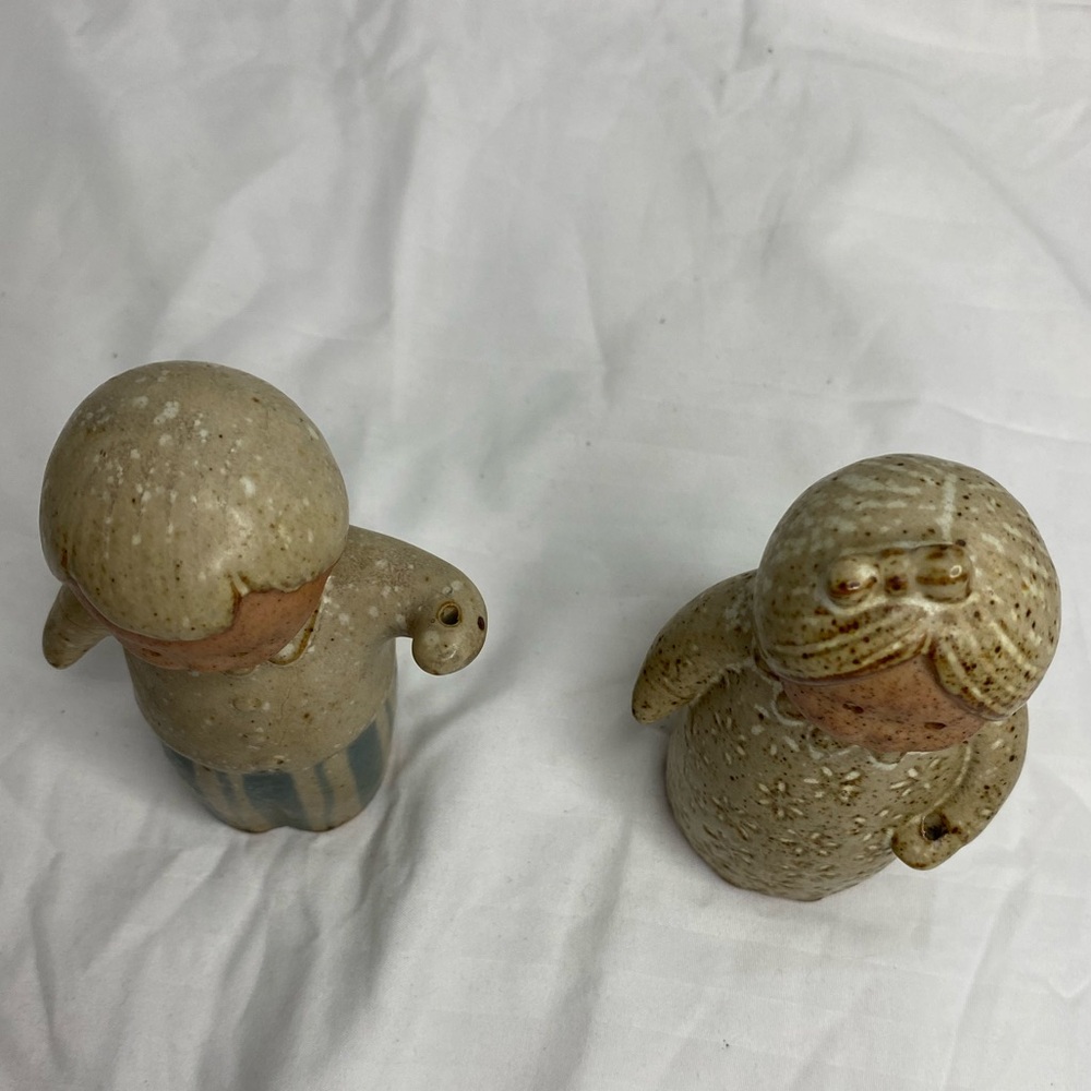 Vintage FF Japan Salt Pepper Shakers Speckled Ceramic Boy Girl Figures Blue Tan - Picture 3 of 10